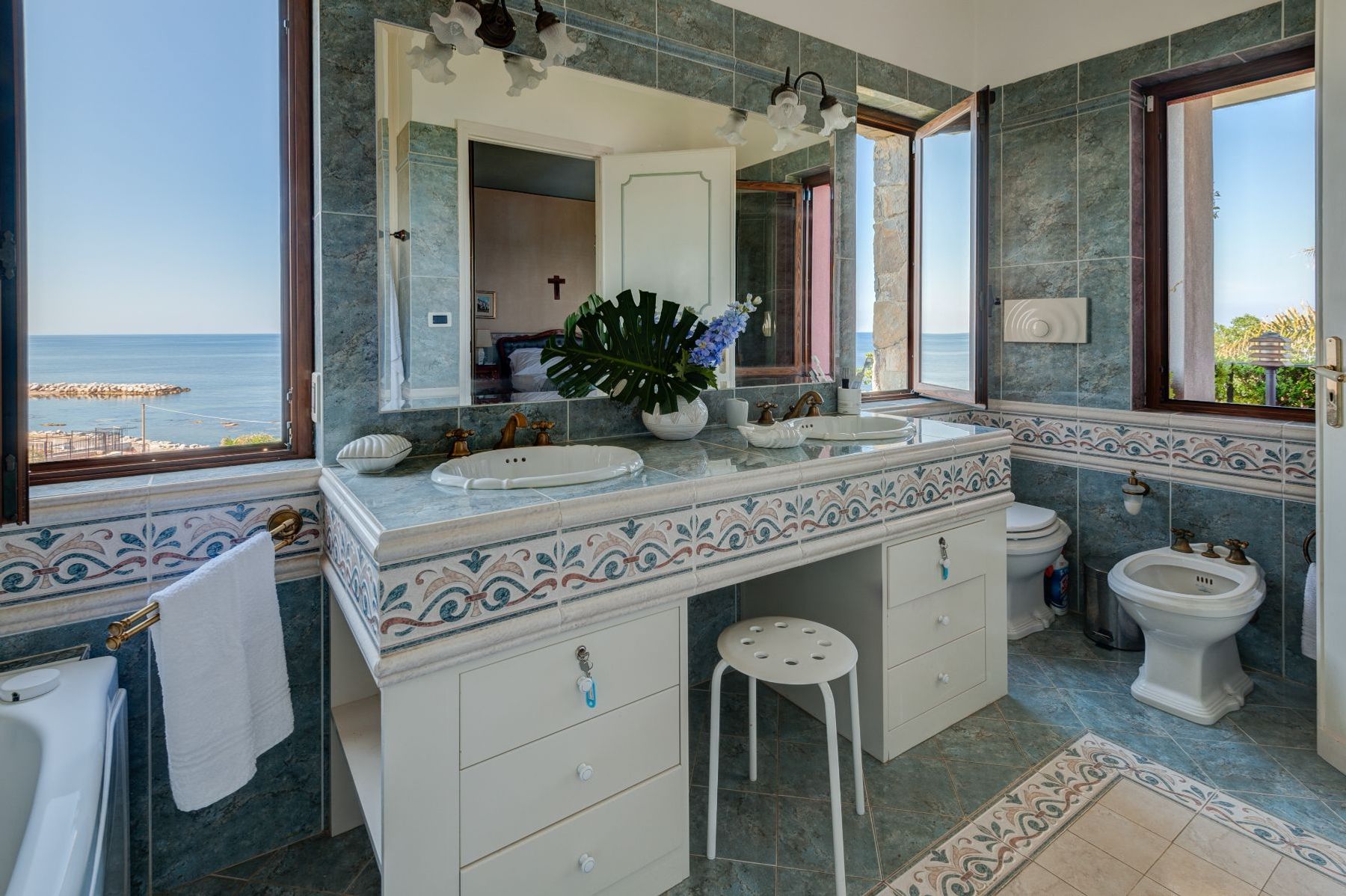 Ninella villa photo.